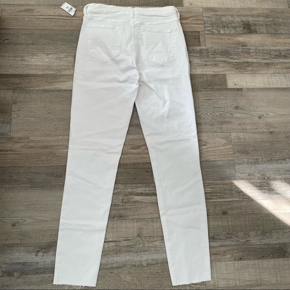 Gap Mid Rise True Skinny Tall Ankle Jeans in Optic White - Picture 6 of 10